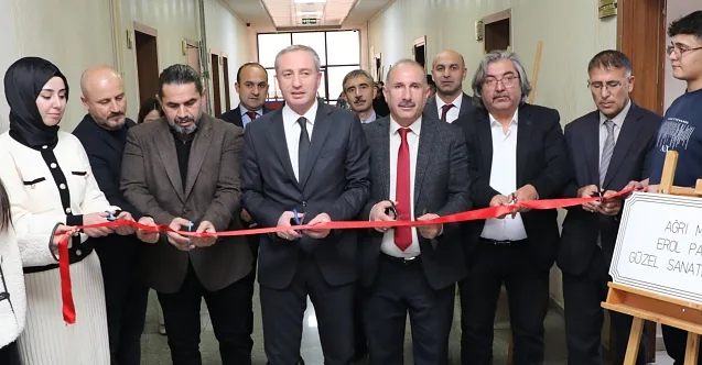 Ağrı’da 24 Kasım Öğretmenler Günü Temalı Resim Sergisi Açıldı
