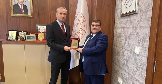 Ağrı’da 45 Yıl Eğitim Veren Recep Kasar, Emekliye Ayrıldı