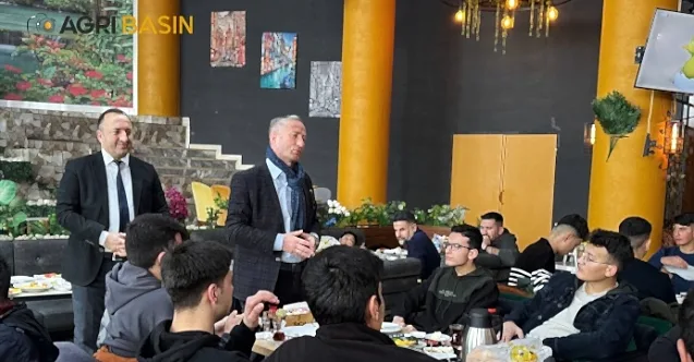 Ağrı Milli Eğitim Müdürü Hasan Kökrek, Öğrencilerle Kahvaltıda Buluştu