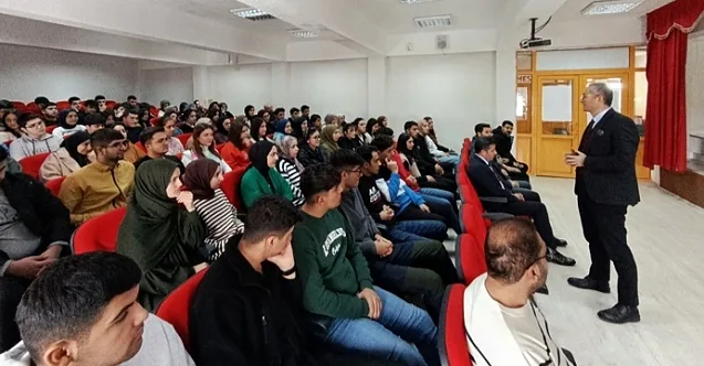 Müdür Kökrek’ten Üniversiteye Hazırlanan Öğrencilere Destek