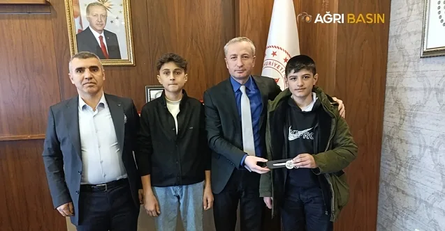 Genç Hafızlardan Milli Eğitim Müdürü Kökrek’e Ziyaret
