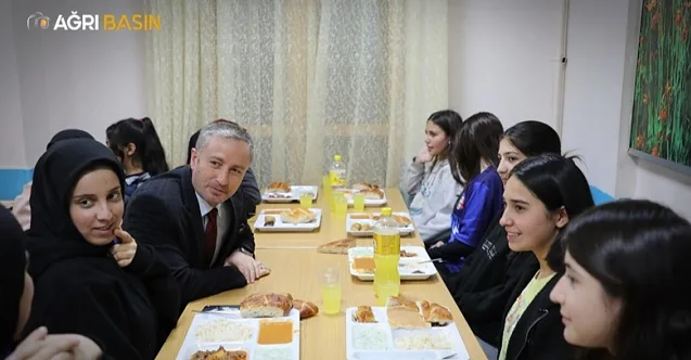 Hasan Kökrek, Öğrencilerle İftar Programında Buluştu