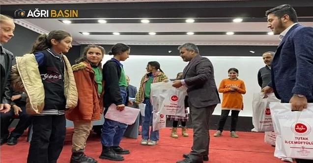 Tutak’ta İstiklâl Marşı konulu Şiir Okuma Yarışması