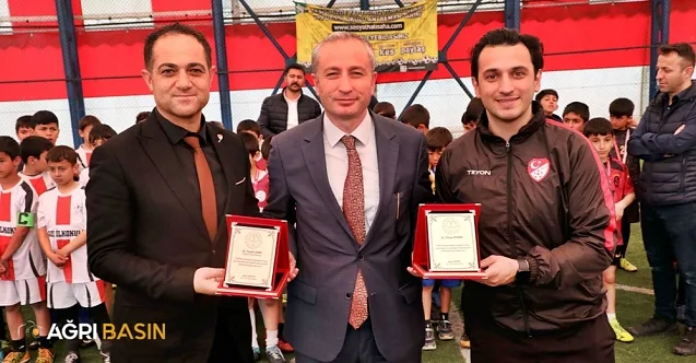 Ağrı’da 1022 Öğrenci 23 Nisan Futbol Turnuvası’nda Mücadele etti