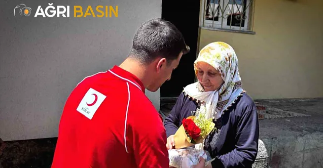 Ağrı Kızılay’dan duygulandıran Anneler Günü sürprizi