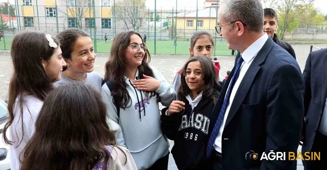 Milli Eğitim Müdürü Kökrek’ten 75. Yıl’a Sürpriz Ziyaret