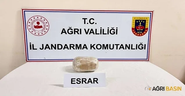Ağrı’da motosikletli şahsın üzerinden 1 kilo esrar çıktı