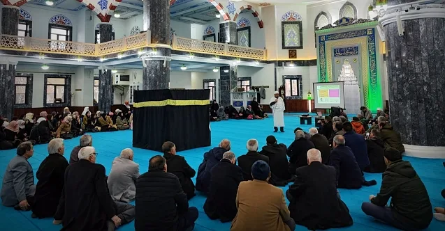Ağrı’da Umre Yolcularına Manevi Hazırlık Semineri