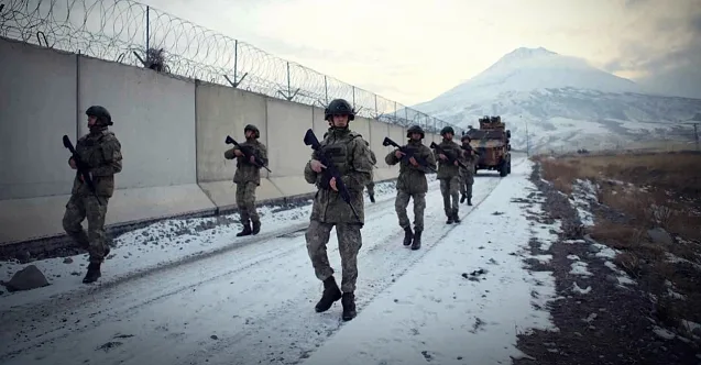 Mehmetçik Ağrı Dağı Eteklerinde Yeni Yıla Nöbette Girdi
