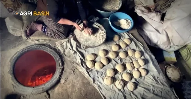 Ağrı’da Ramazan Hazırlığı: Tandırlar İmeceyle Yakılıyor