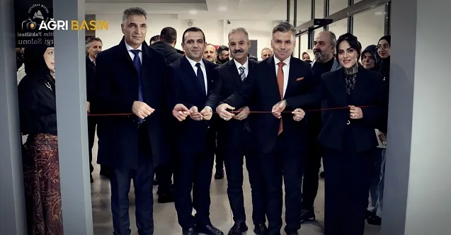 AİÇÜ’de Sanatın Dengesi: “Regülasyon” Sergisi Kapılarını Açtı