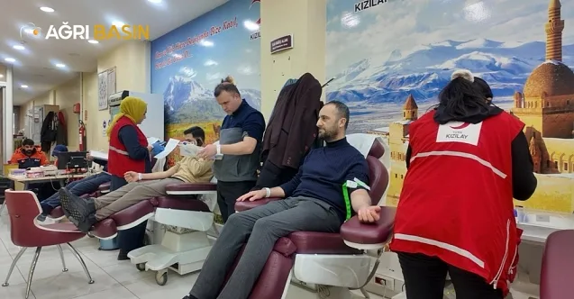 HÜDA PAR Ağrı Teşkilatından Kızılay’a Anlamlı Kan Bağışı