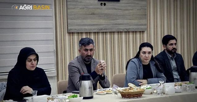 AK Parti Ağrı’da Sahur Buluşması: “Ortak Akılla Yöneteceğiz”