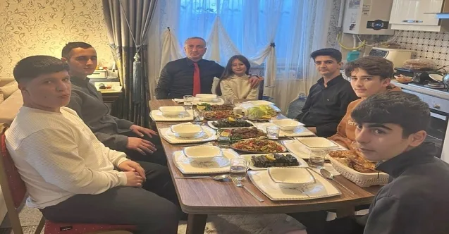 Kökrek’ten Öğrencilere Evinde İftar Sofrası