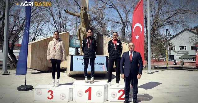 Ağrı’da kurtuluş coşkusu parkura taşındı
