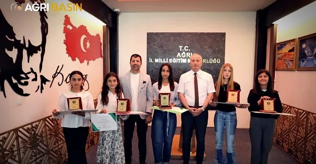 Ağrı’da Sağlıklı Gelecek İçin Başarılı Öğrenciler Ödüllendirildi
