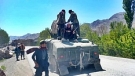 Taliban Afganistan'da üç büyük kenti kuşattı