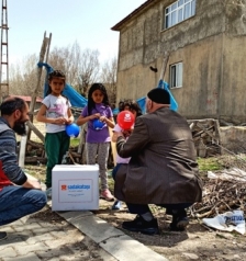Sadakataşı Derneği Ağrı'da 5000 aileye yardım ulaştırdı