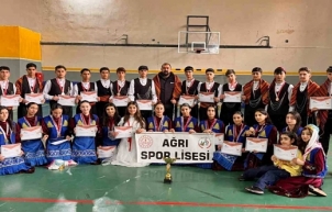 Ağrı’da halk oyunlarında şampiyonluk coşkusu