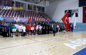 ANALİG Badminton Heyecanı Ağrı'da Başladı