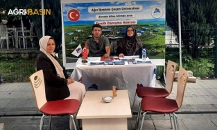 AİÇÜ Tercih Standına İl Müftü Yardımcısı Ötken'den Ziyaret