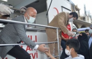 Ağrı'da Muharrem Ayı Dolayısıyla Aşure Dağıtıldı!