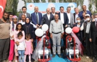 "Sütün Tadı Ağrı'nın Adı" projesi 290 çiftçiye süt sağım ünitesi dağıtıldı