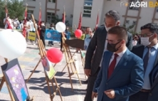 Hamur 'da ilköğretim haftası kutlamaları