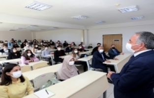 AİÇÜ'de Yüz Yüze İlk Ders Rektör Prof.Dr.Abdulhalik Karabuluttan