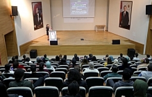 AİÇÜ’de 'Akılcı İlaç Kullanımı İçin Akıllı Eczacı’ Konferansı Yapıldı