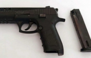 Yurtdışından Ağrı'ya Sokmak İstenilen Silah ve Tüfek Yakalandı