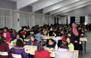 Hamur Kaymakamı 410 Öğrencinin Pizza Hayalini Gerçekleştirdi