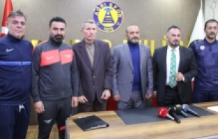 Ağrı 1970 Spor Yüksel Yeşilova ile anlaştı