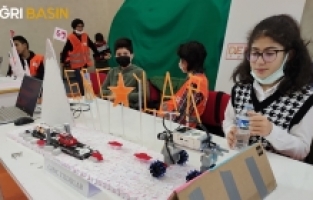 Ağrı'da Robotik ve Kodlama Proje Şenliği yapıldı