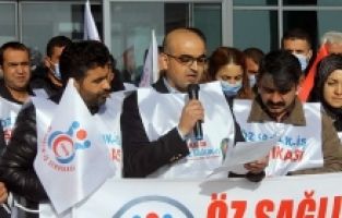 Öz Sağlık-İş Ağrı Şubesi Tarafından Basın Açıklaması Yapıldı