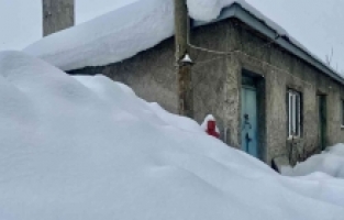 Ağrı'da Çoğu Ev Kar Altında Kaldı