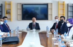 Vali Varol, Eğitim Öğretim Yılının 2. Döneminin İlk Gününde Öğrenci ve Öğretmenlerimizi Yalnız Bırakmadı