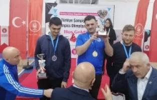Ağrılı Azat Gündüz Satranç Şampiyonu oldu