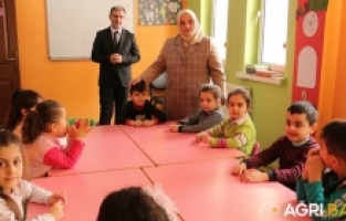 Sedide Akbulut Ağrı'da 4-6 yaş Kur’an kurslarını ziyaret etti