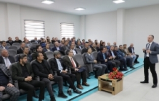 Ağrı’da Kurum Yöneticilerine Mesleki Gelişim Seminerleri Veriliyor