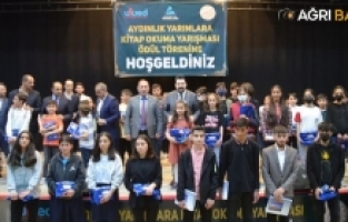Hayrat vakfı "Aydınlık Yarınlara" kitap okuma yarışması ödül töreni Ağrı'da yapıldı