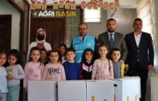 Minik Eller İhtiyaç Sahipleri için Yardım Kolileri Hazırladı