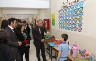 Ağrı Yavuz Selim Ortaokulunda ‘Türkçe Sokağı’ Düzenlendi