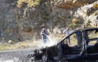 Ağrı Eleşkirt'te Seyir Halindeki Araç Alev Aldı