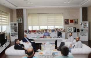 Alulbeyt Vakfı Yöneticileri, Rektör Alma’ya Nezaket Ziyaretinde Bulundu