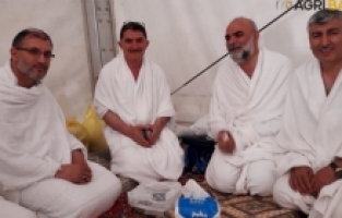 Ekrem Çelebi Hac Vazifesi Sonrası Yurda Döndü