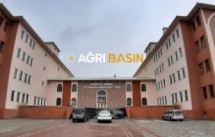 Ağrı'da Proje Okulunun İlk Mezunlarından Büyük Başarı