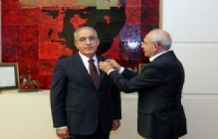 Ak Parti Doğubayazıt Belediye Başkan Adayı CHP'ye Geçti!