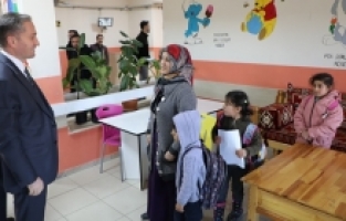 Hasan Kökrek öğretmen ve öğrencilerle bir araya geldi