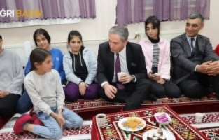 Ağrı'da Pansiyonlarda Kalan Öğrenciler Müzik Eşliğinde Stres Atıyor